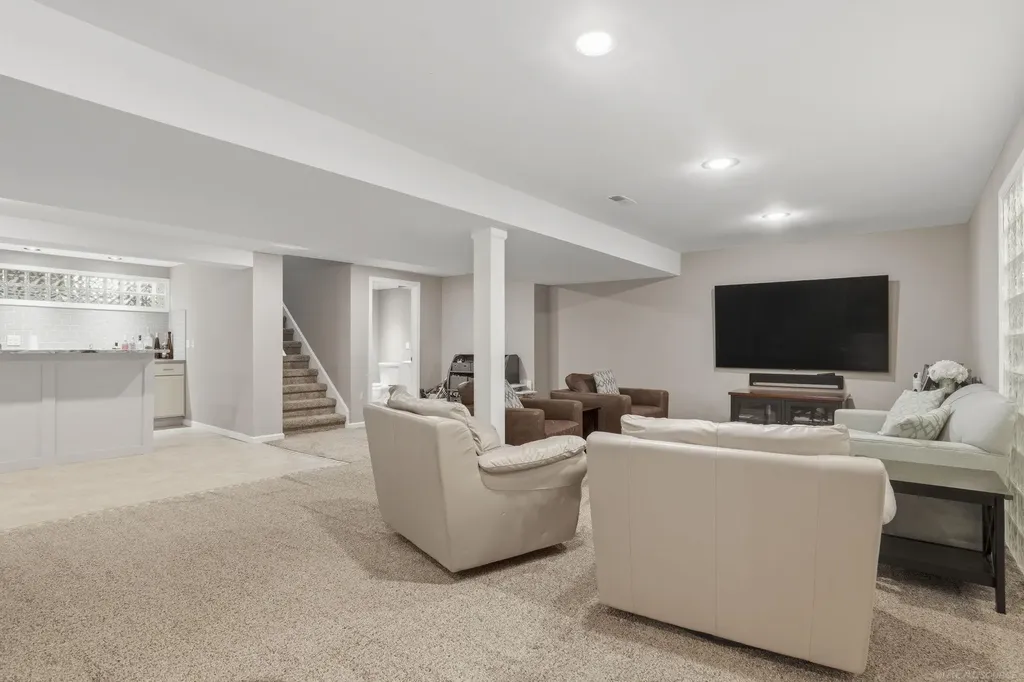 54501 Aurora Park Shelby Charter Township MI 48316