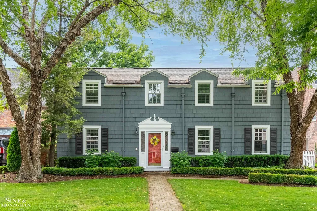 586 University Place Grosse Pointe City MI 48230