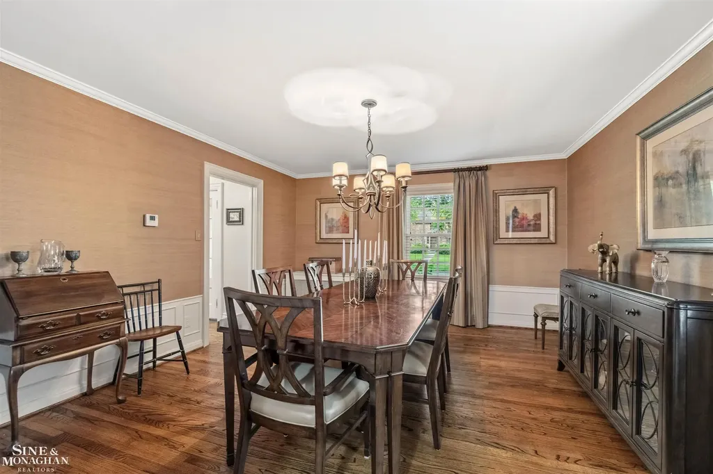 586 University Place Grosse Pointe City MI 48230