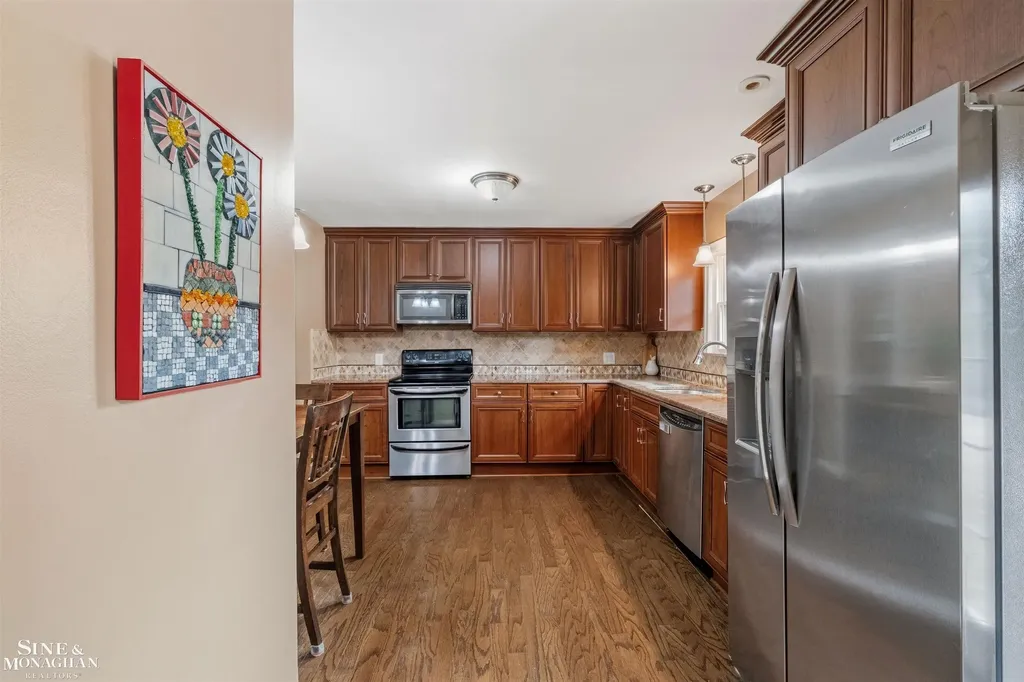586 University Place Grosse Pointe City MI 48230
