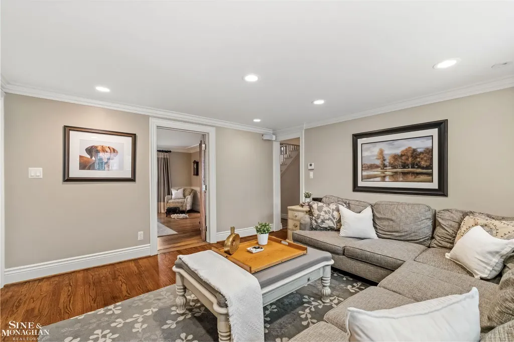 586 University Place Grosse Pointe City MI 48230