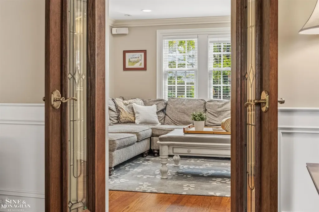 586 University Place Grosse Pointe City MI 48230