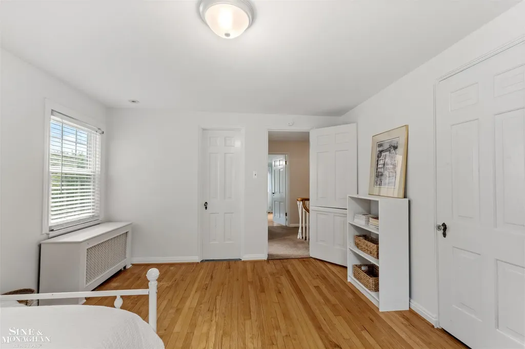 586 University Place Grosse Pointe City MI 48230