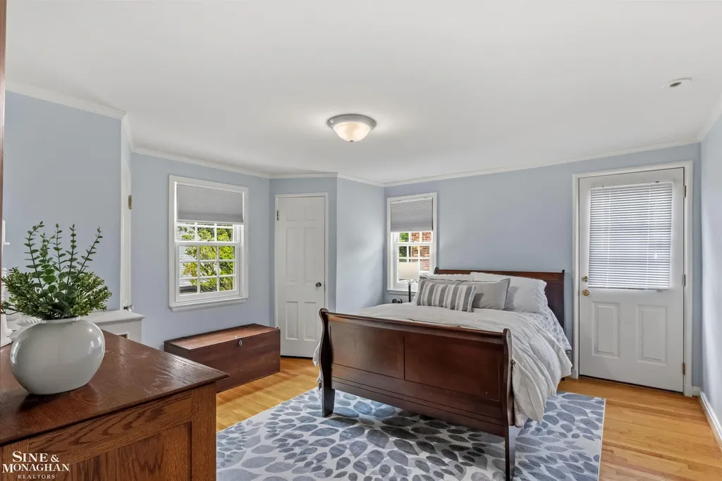 586 University Place Grosse Pointe City MI 48230
