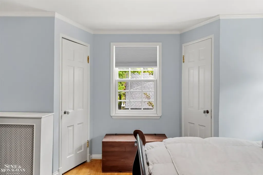 586 University Place Grosse Pointe City MI 48230