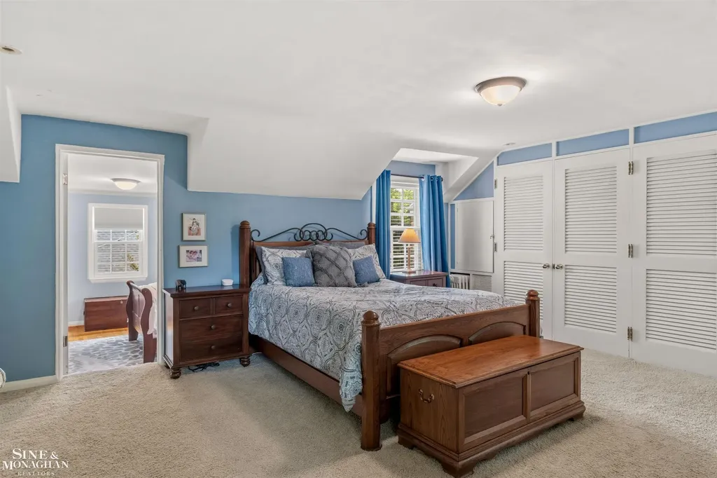 586 University Place Grosse Pointe City MI 48230