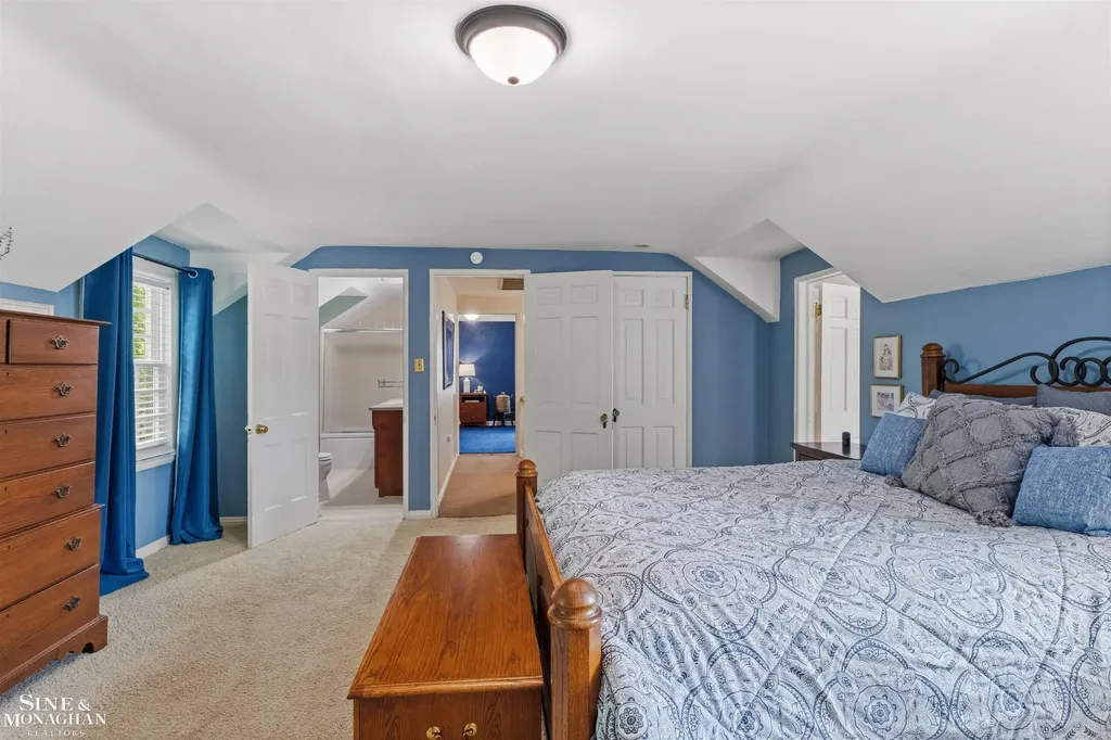 586 University Place Grosse Pointe City MI 48230