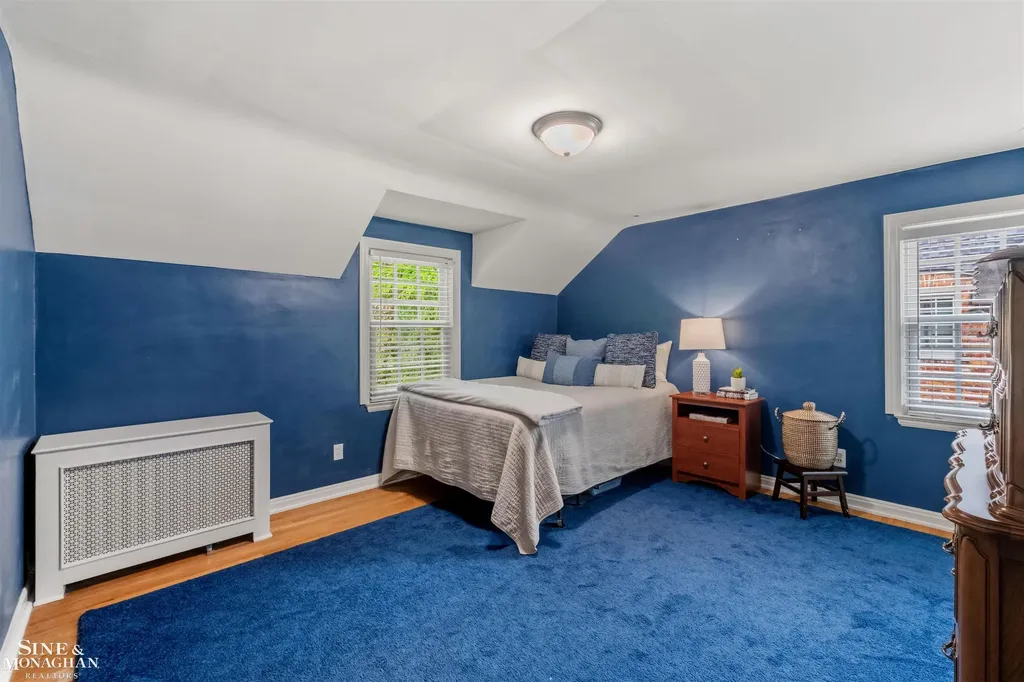 586 University Place Grosse Pointe City MI 48230