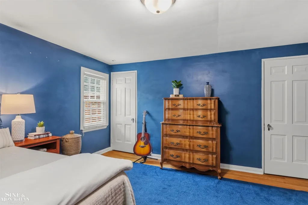 586 University Place Grosse Pointe City MI 48230