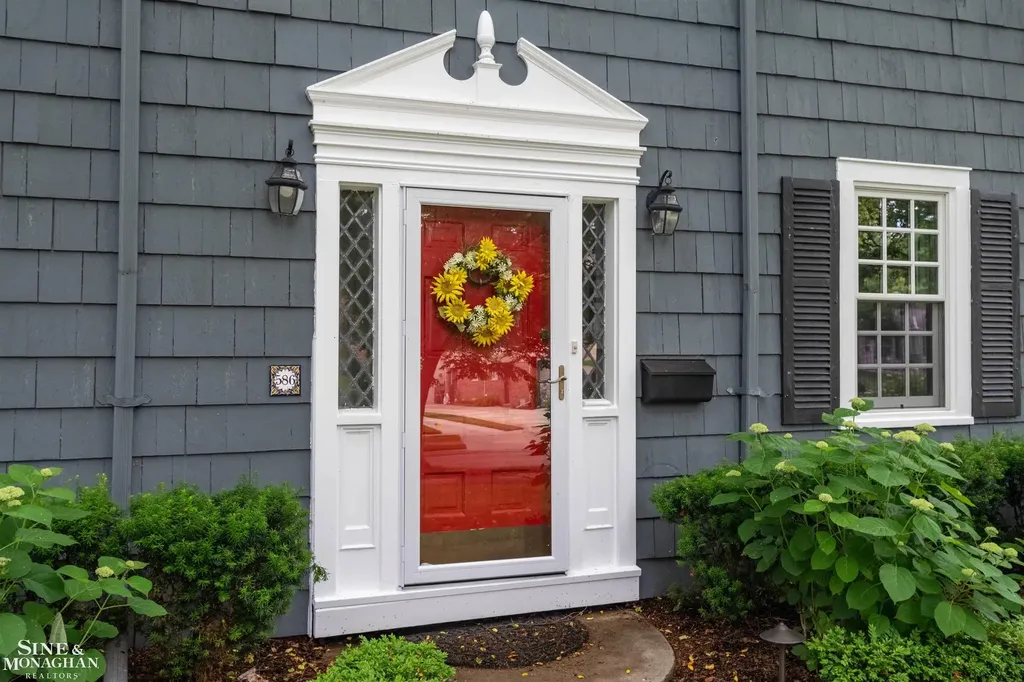 586 University Place Grosse Pointe City MI 48230
