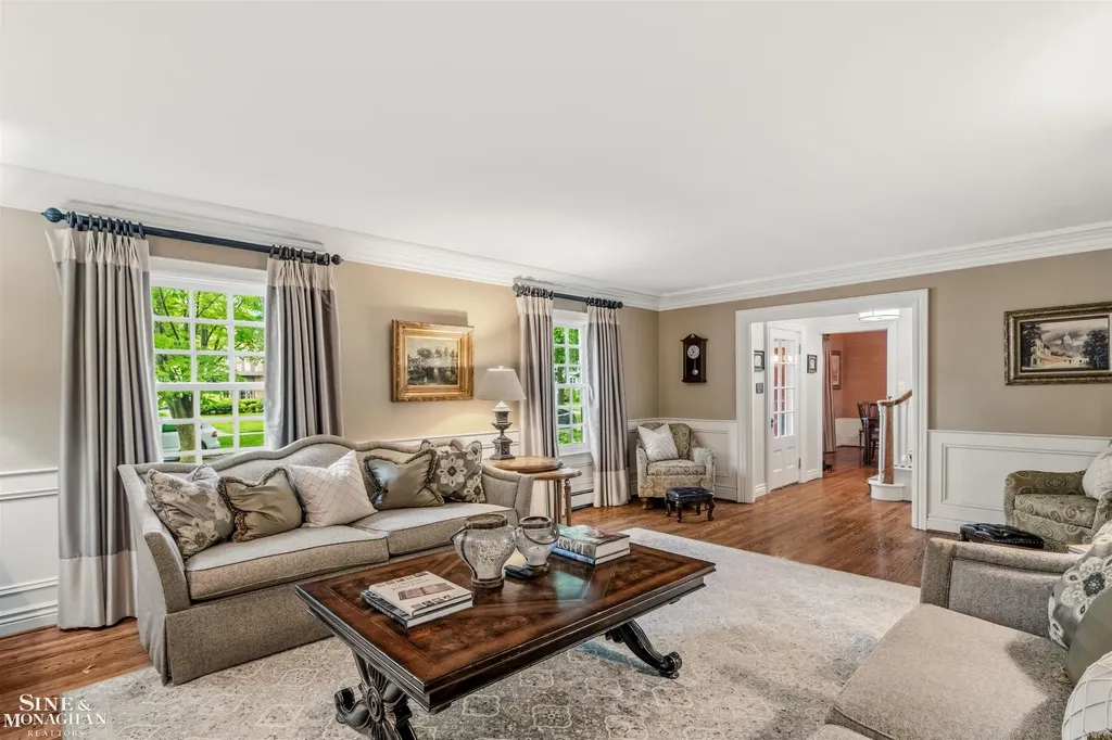 586 University Place Grosse Pointe City MI 48230