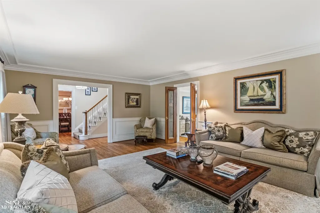 586 University Place Grosse Pointe City MI 48230