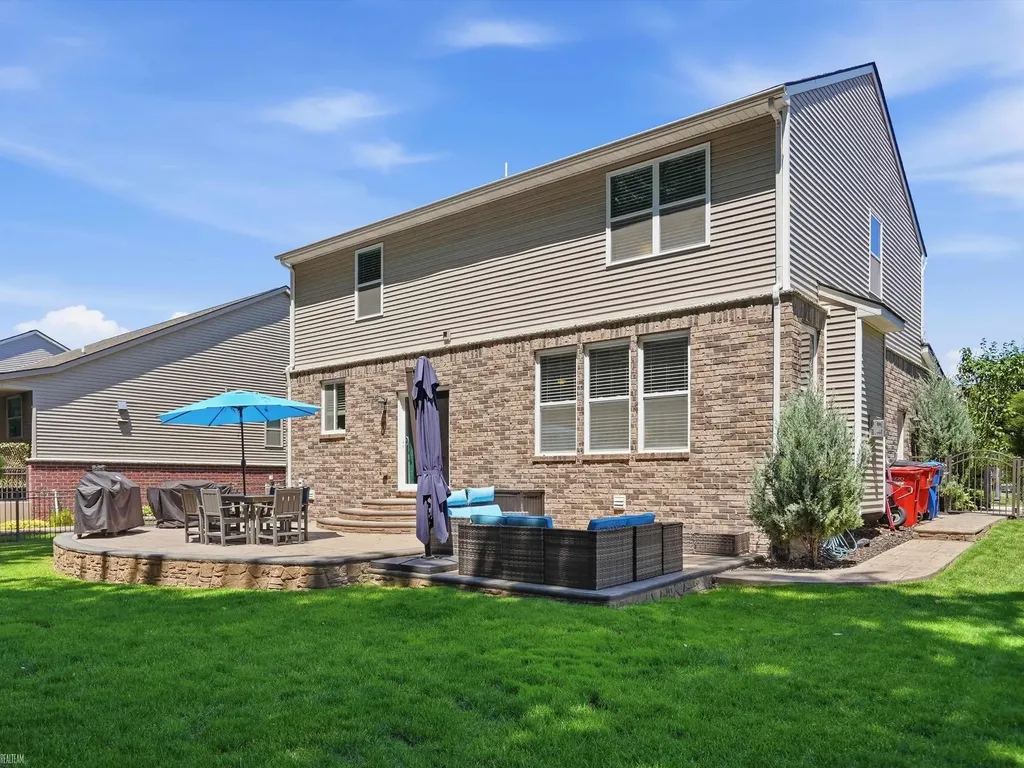 22326 Homestead Drive Macomb Township MI 48044