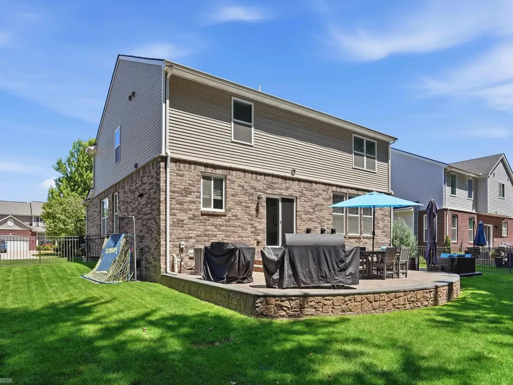 22326 Homestead Drive Macomb Township MI 48044