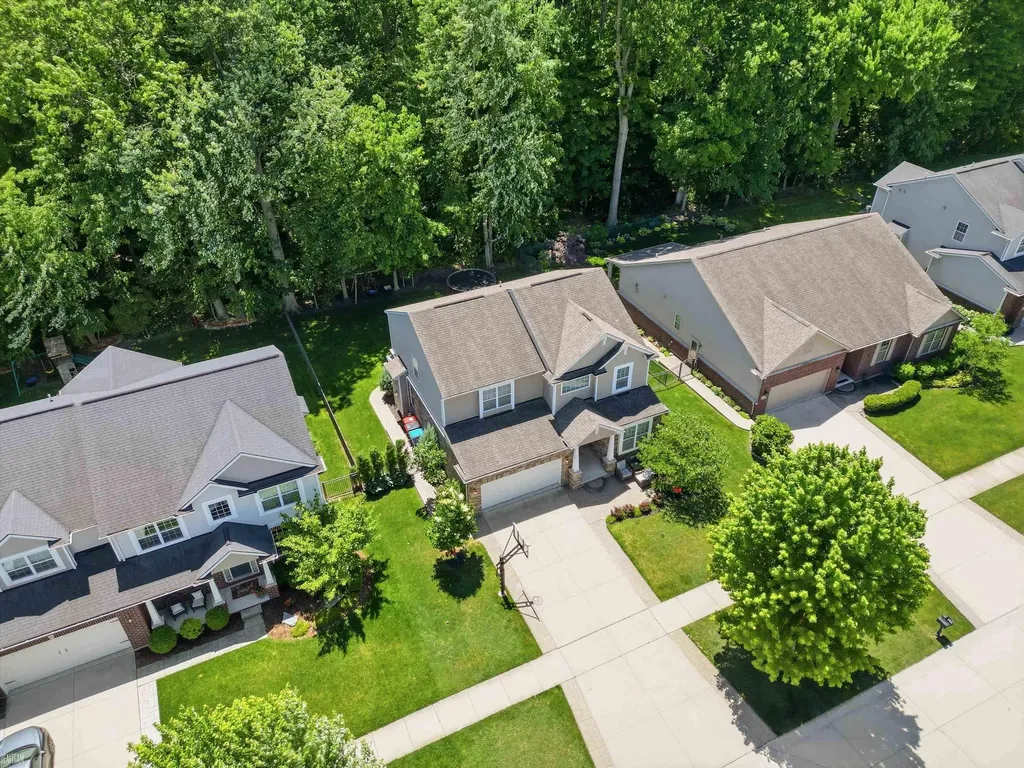 22326 Homestead Drive Macomb Township MI 48044