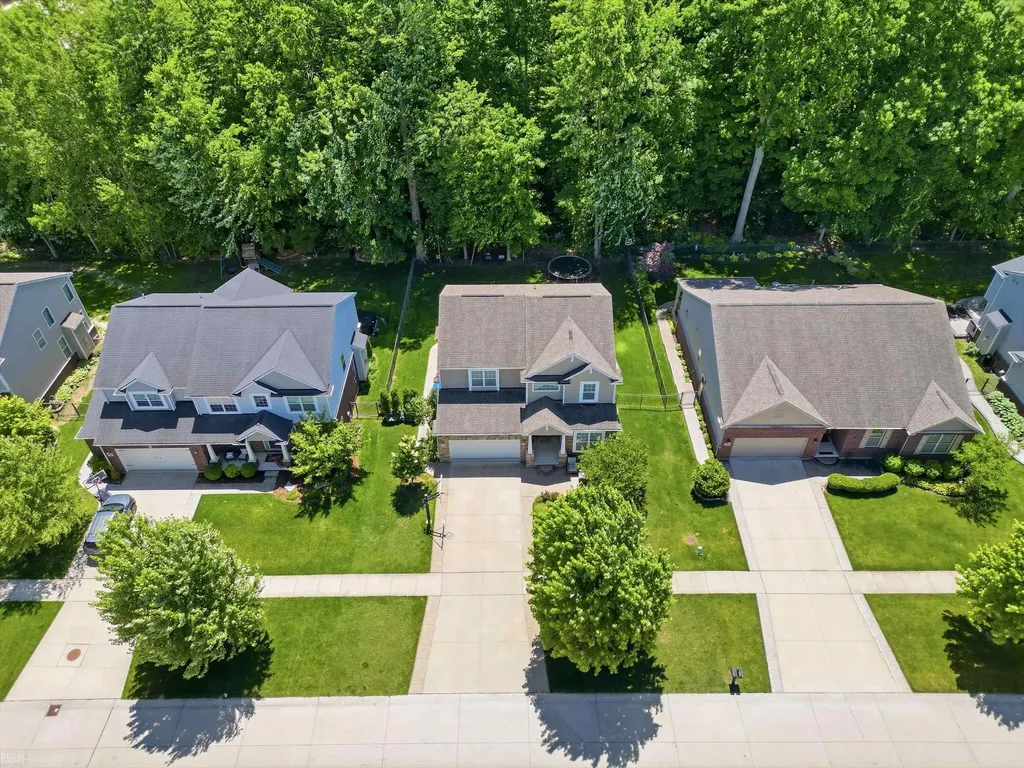 22326 Homestead Drive Macomb Township MI 48044