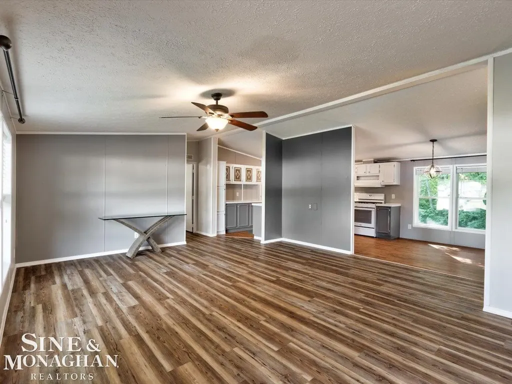 127 Hidden Springs Street Fort Gratiot Charter Township MI 48059