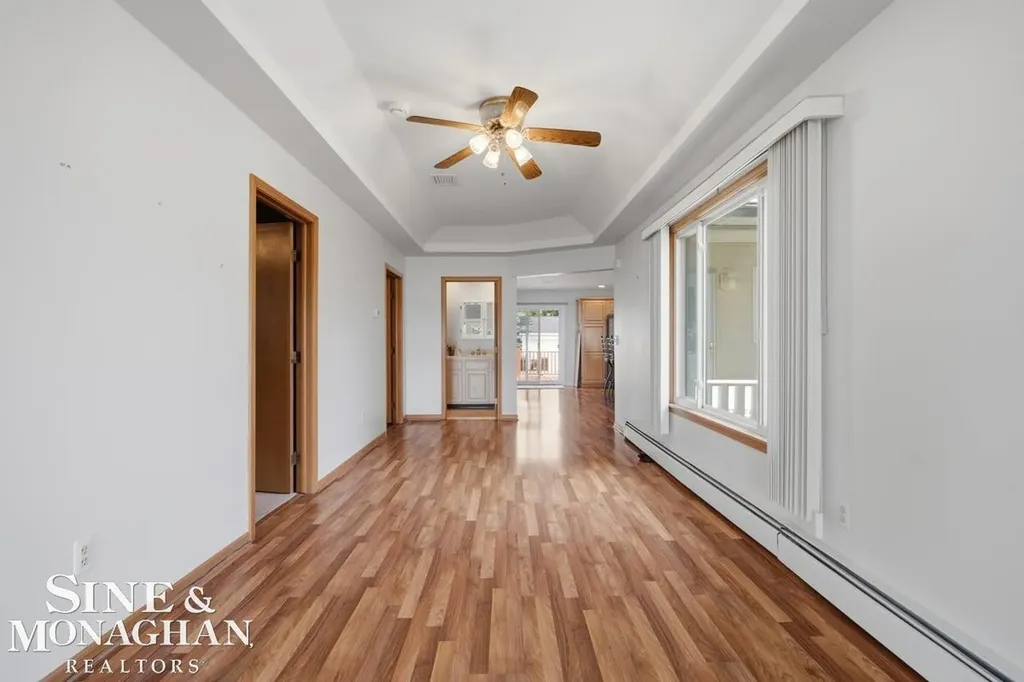 6036 River Road East China Township MI 48054