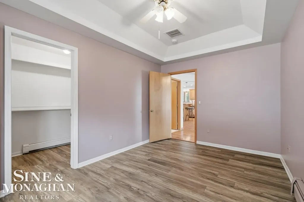 6036 River Road East China Township MI 48054