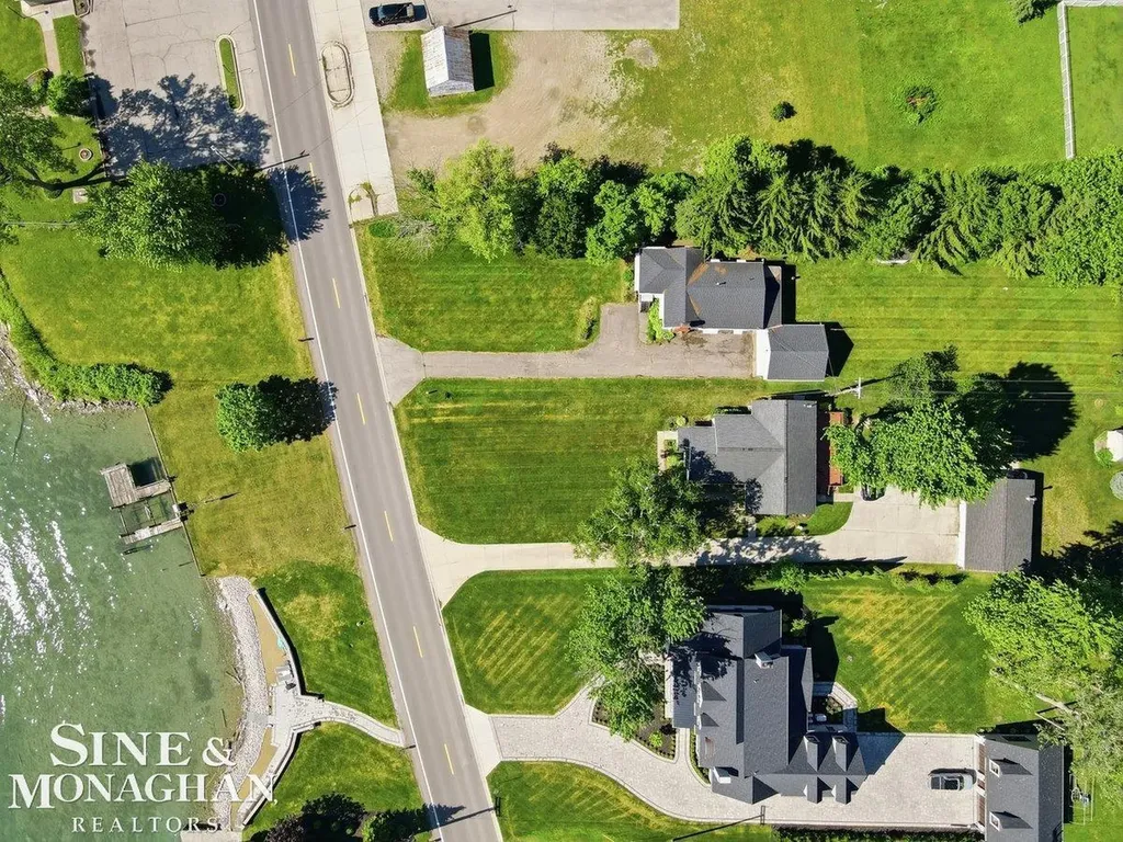 6036 River Road East China Township MI 48054