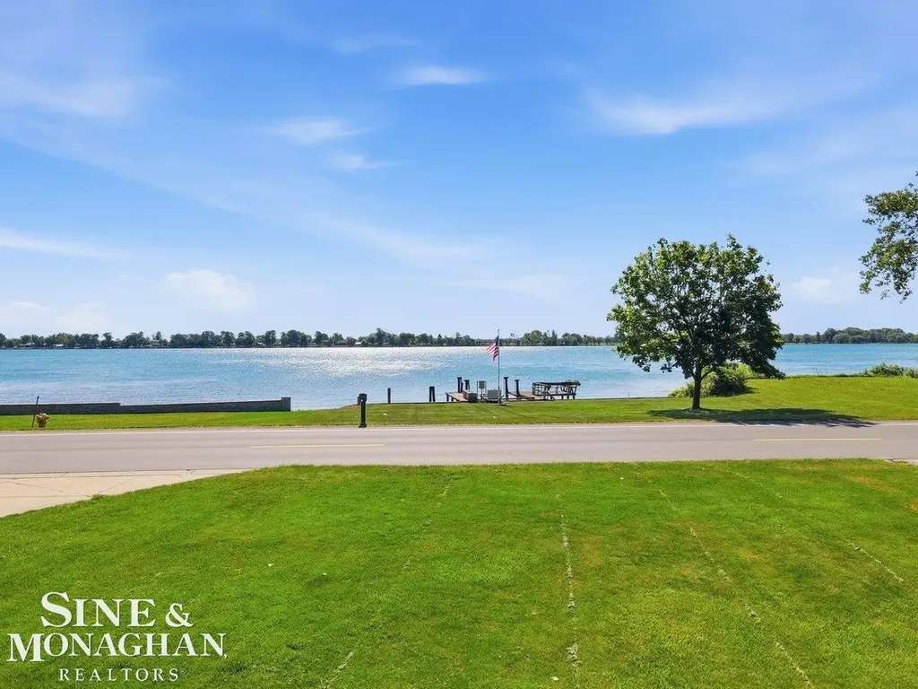 6036 River Road East China Township MI 48054