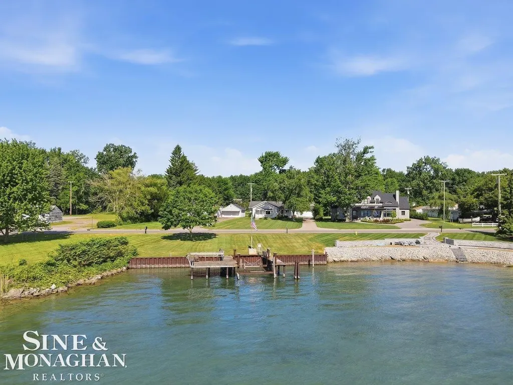 6036 River Road East China Township MI 48054