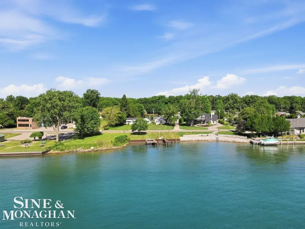 6036 River Road East China Township MI 48054