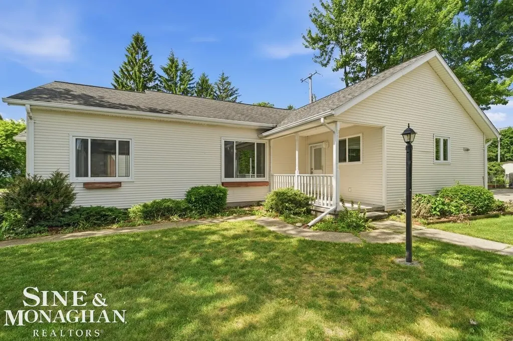 6036 River Road East China Township MI 48054