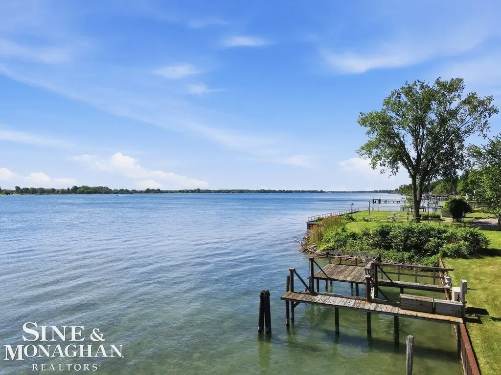 6036 River Road East China Township MI 48054