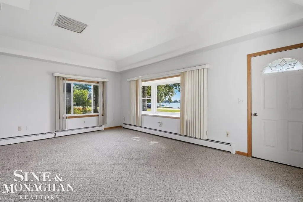 6036 River Road East China Township MI 48054