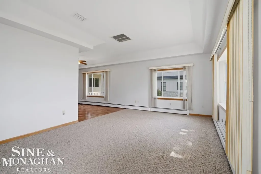 6036 River Road East China Township MI 48054