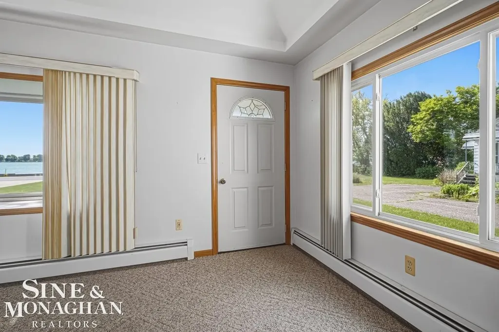 6036 River Road East China Township MI 48054