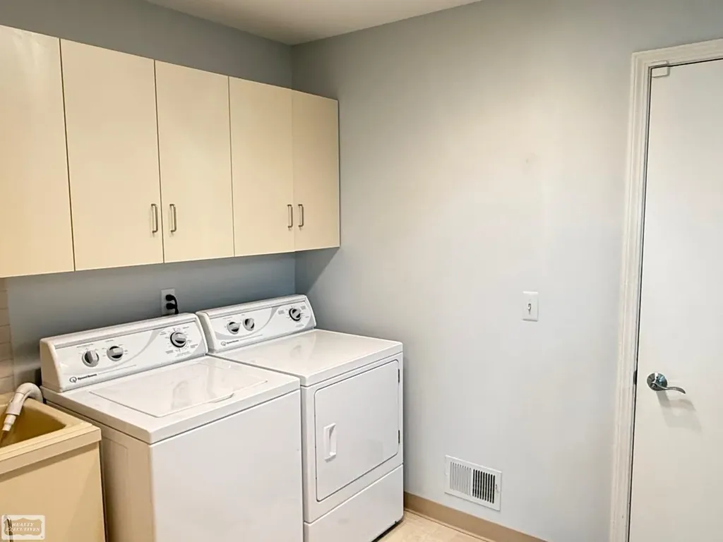 41371 Carmelo W Drive Clinton Charter Township MI 48038