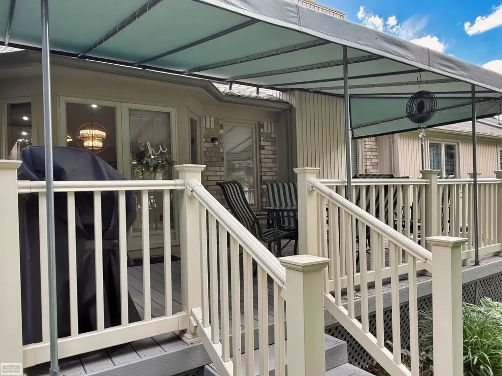 41371 Carmelo W Drive Clinton Charter Township MI 48038