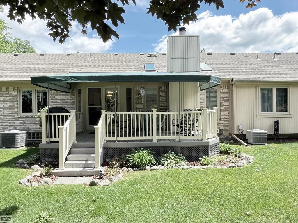 41371 Carmelo W Drive Clinton Charter Township MI 48038