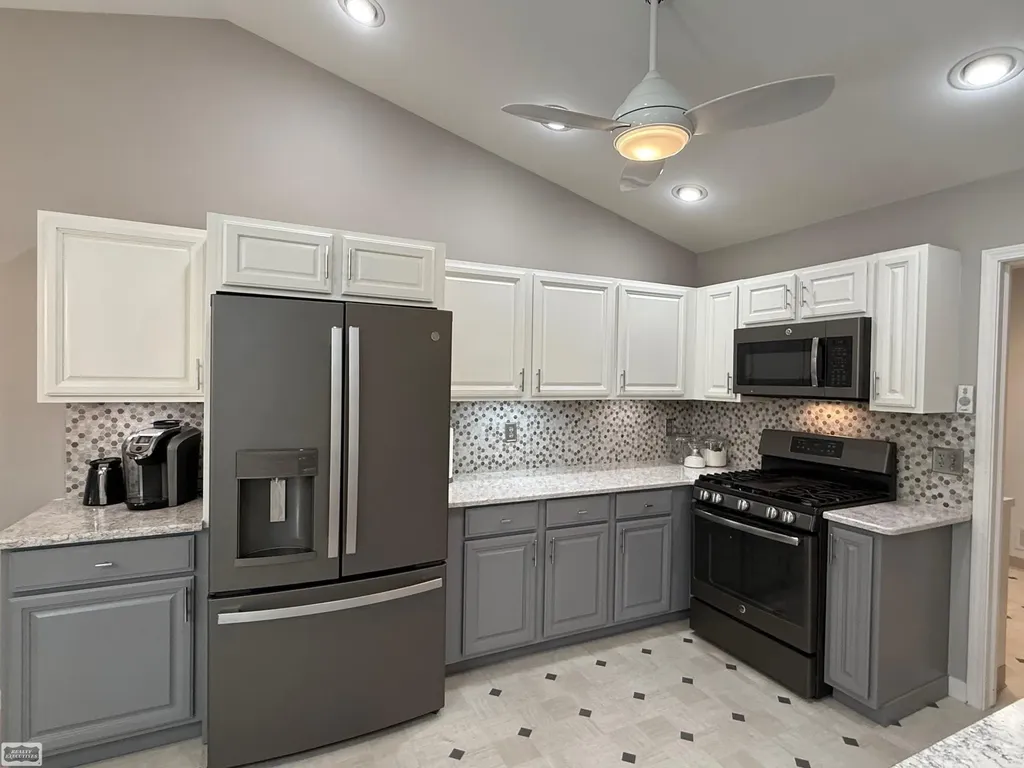41371 Carmelo W Drive Clinton Charter Township MI 48038
