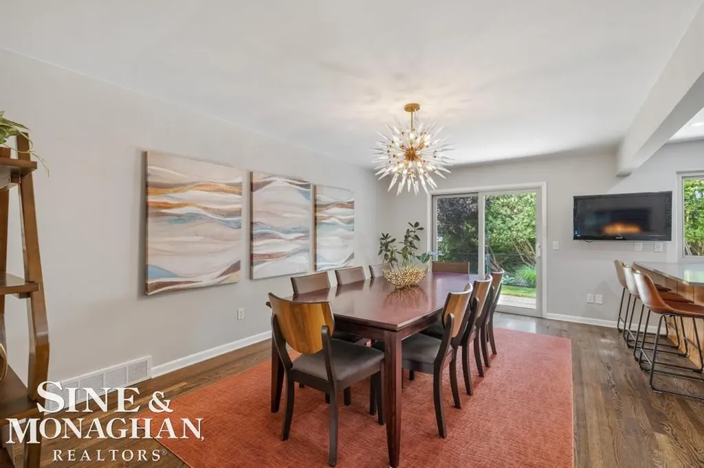 1045 Marian Court Grosse Pointe Woods City MI 48236