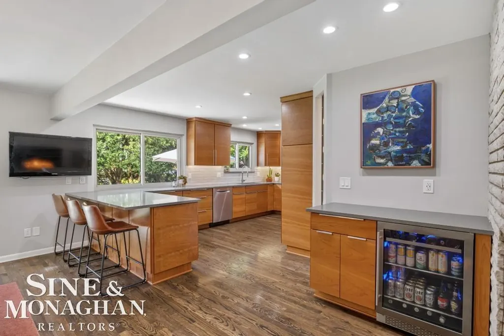 1045 Marian Court Grosse Pointe Woods City MI 48236