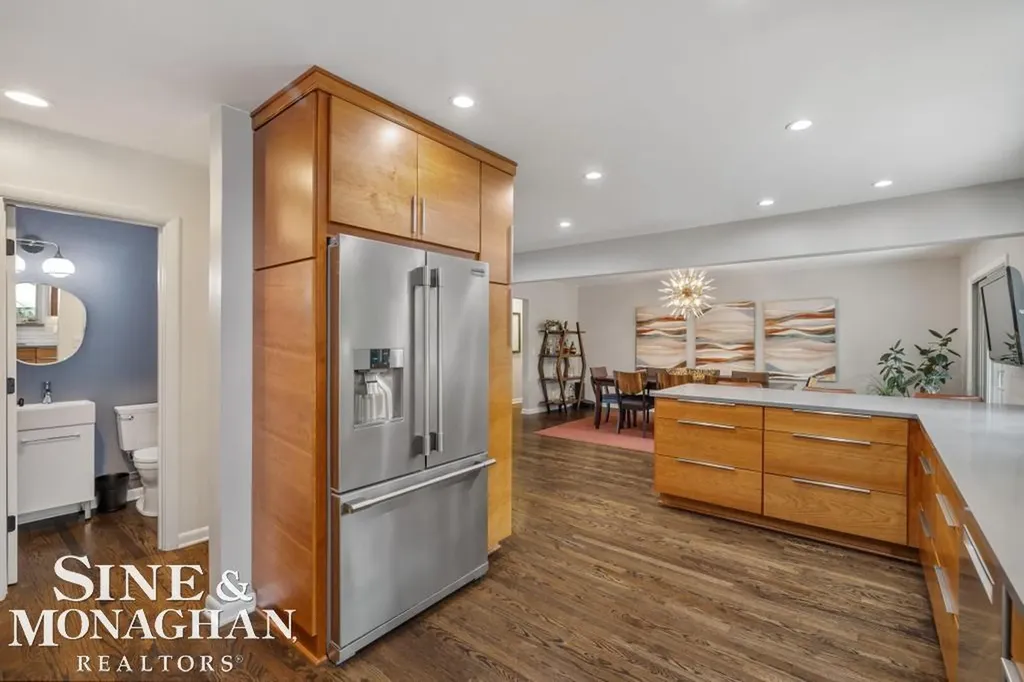 1045 Marian Court Grosse Pointe Woods City MI 48236