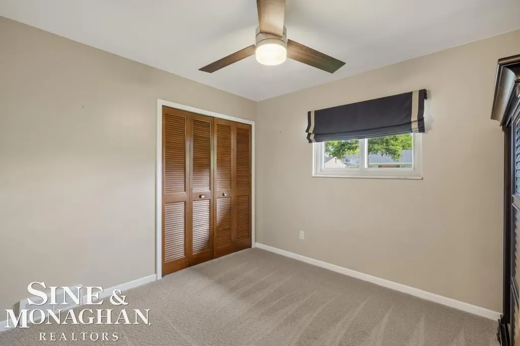 1045 Marian Court Grosse Pointe Woods City MI 48236