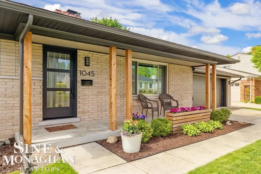 1045 Marian Court Grosse Pointe Woods City MI 48236