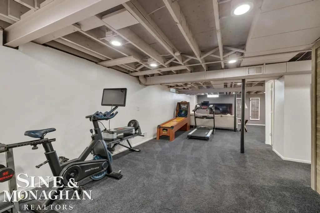 1045 Marian Court Grosse Pointe Woods City MI 48236