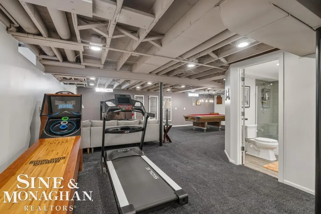 1045 Marian Court Grosse Pointe Woods City MI 48236