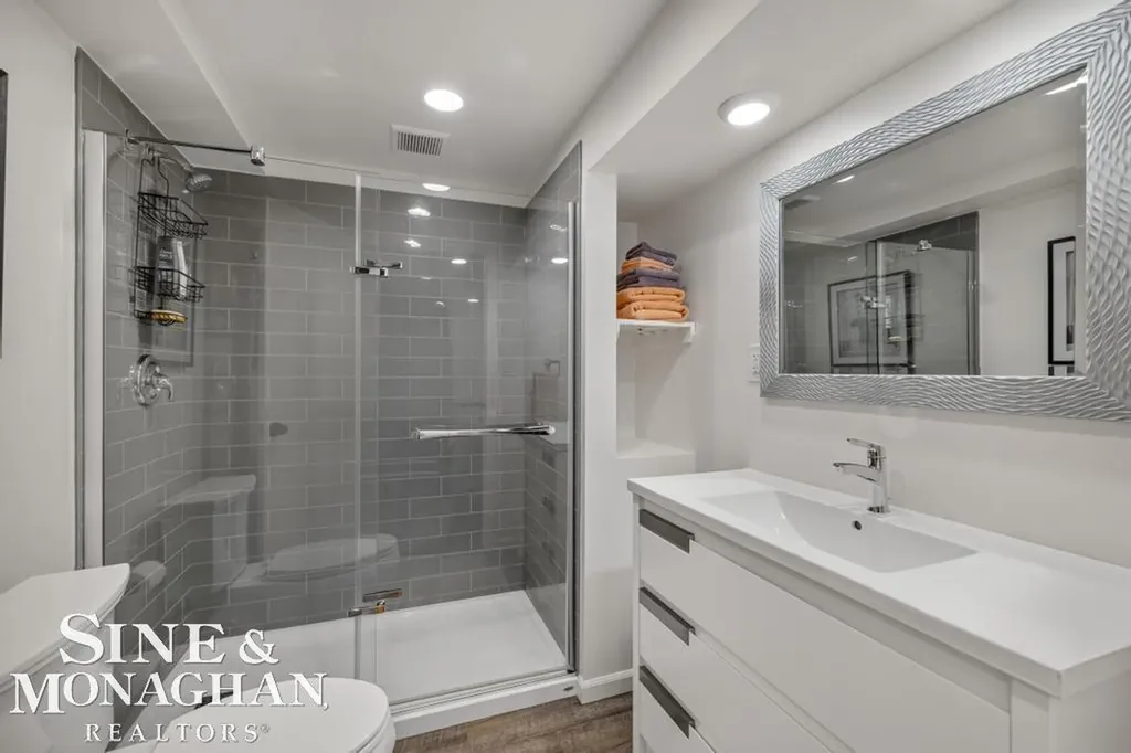 1045 Marian Court Grosse Pointe Woods City MI 48236