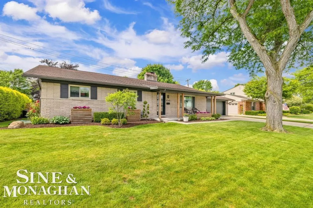 1045 Marian Court Grosse Pointe Woods City MI 48236