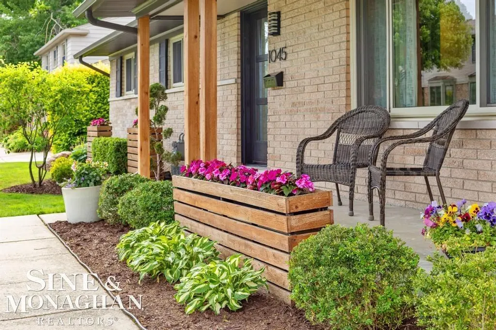 1045 Marian Court Grosse Pointe Woods City MI 48236
