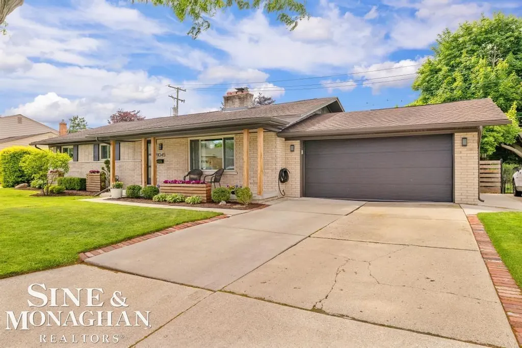 1045 Marian Court Grosse Pointe Woods City MI 48236