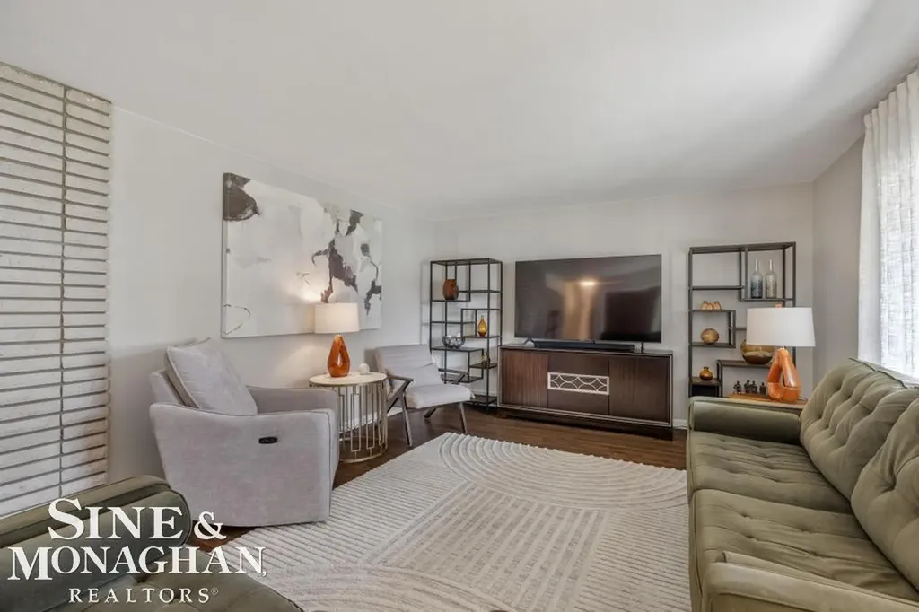 1045 Marian Court Grosse Pointe Woods City MI 48236