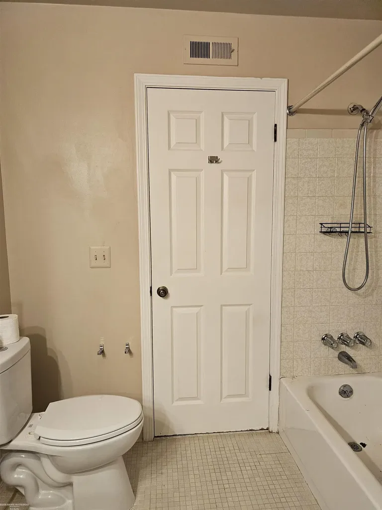 409 Sunset Lane St. Clair Shores City MI 48082
