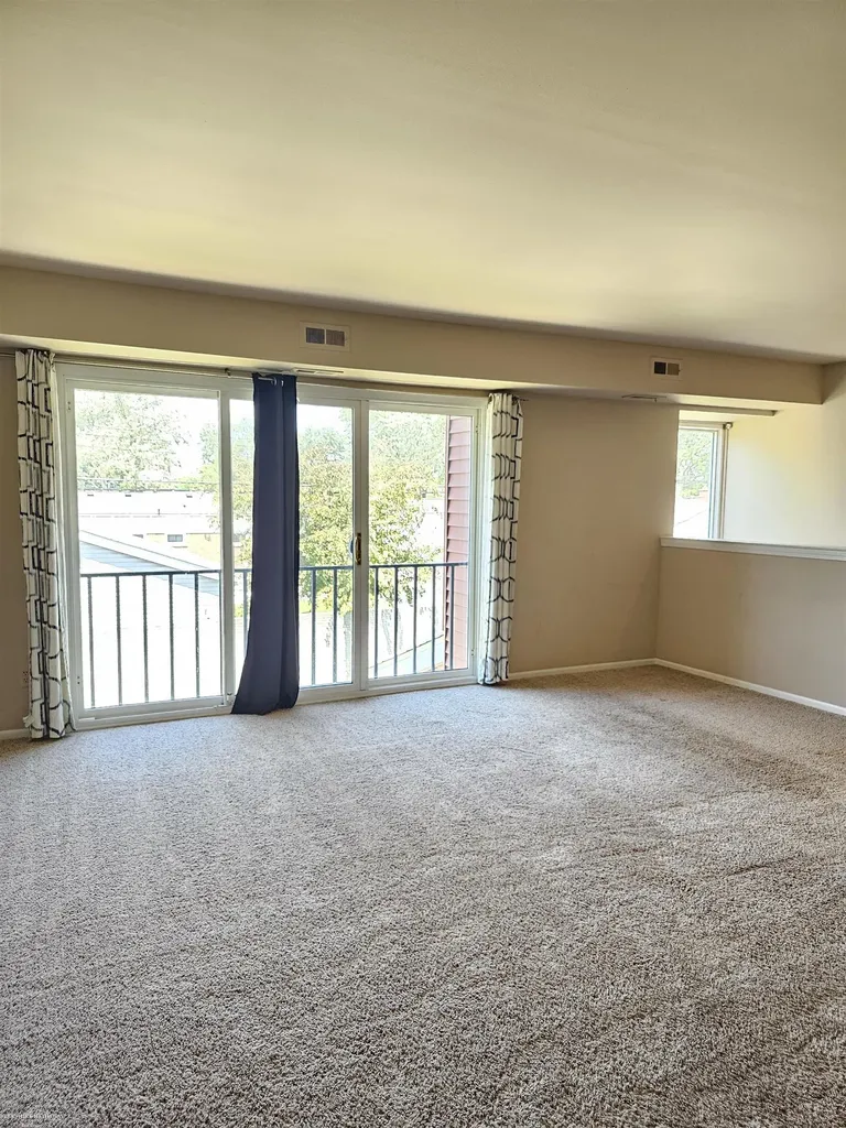409 Sunset Lane St. Clair Shores City MI 48082